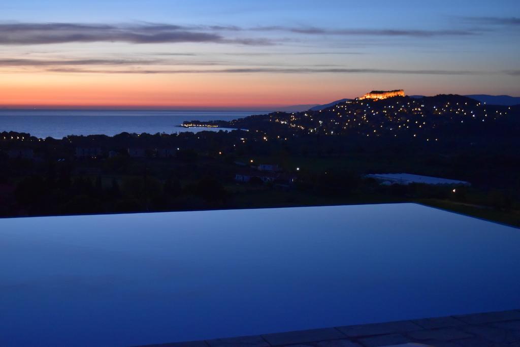 Villa Molivos Views ميثيمْنا المظهر الخارجي الصورة
