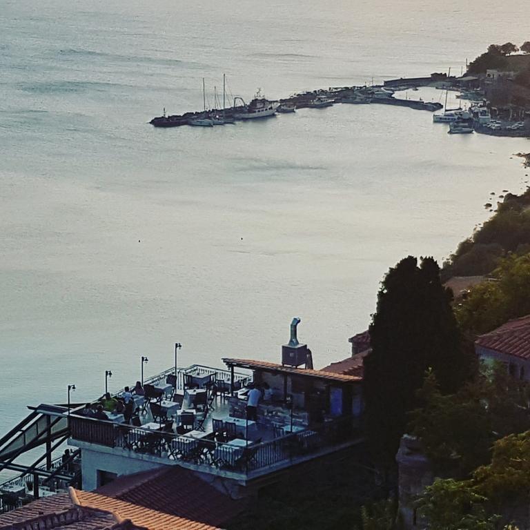 Villa Molivos Views ميثيمْنا المظهر الخارجي الصورة